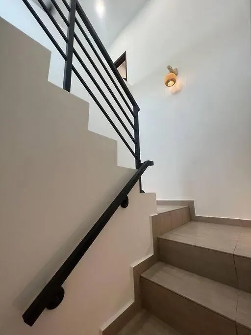 Вилла New, 5Mintojonkerstreet ! Town Area , Arcade, Melaka 4Br 10Pax Дом отдыха Малакка