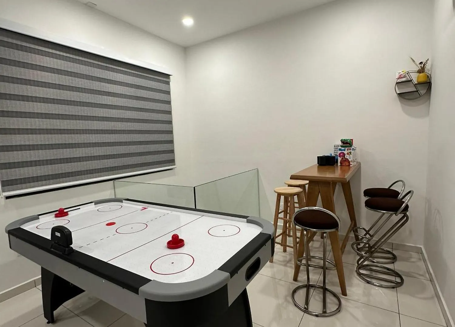 Вилла New, 5Mintojonkerstreet ! Town Area , Arcade, Melaka 4Br 10Pax 0*, Малакка Малайзия